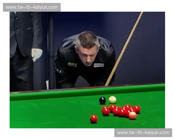 观看斯诺克录像，提升技巧与观赛体验